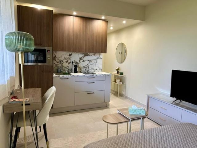 Agencia Palladio Studio Apartment in Cannes