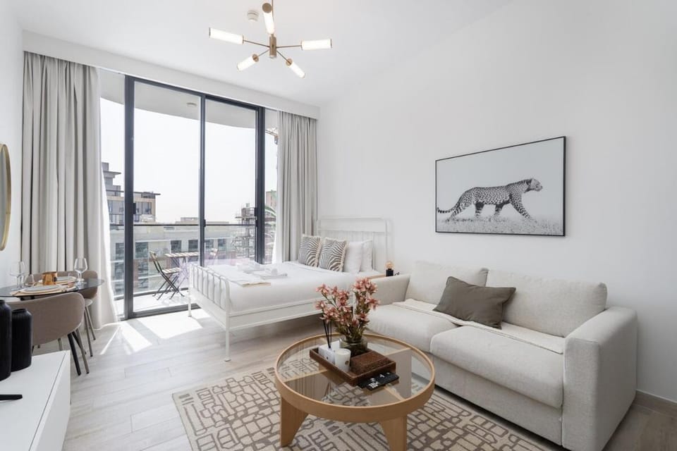 Cozy & Elegant Studio, Oxford Gardens Arjan Apartment in Dubai