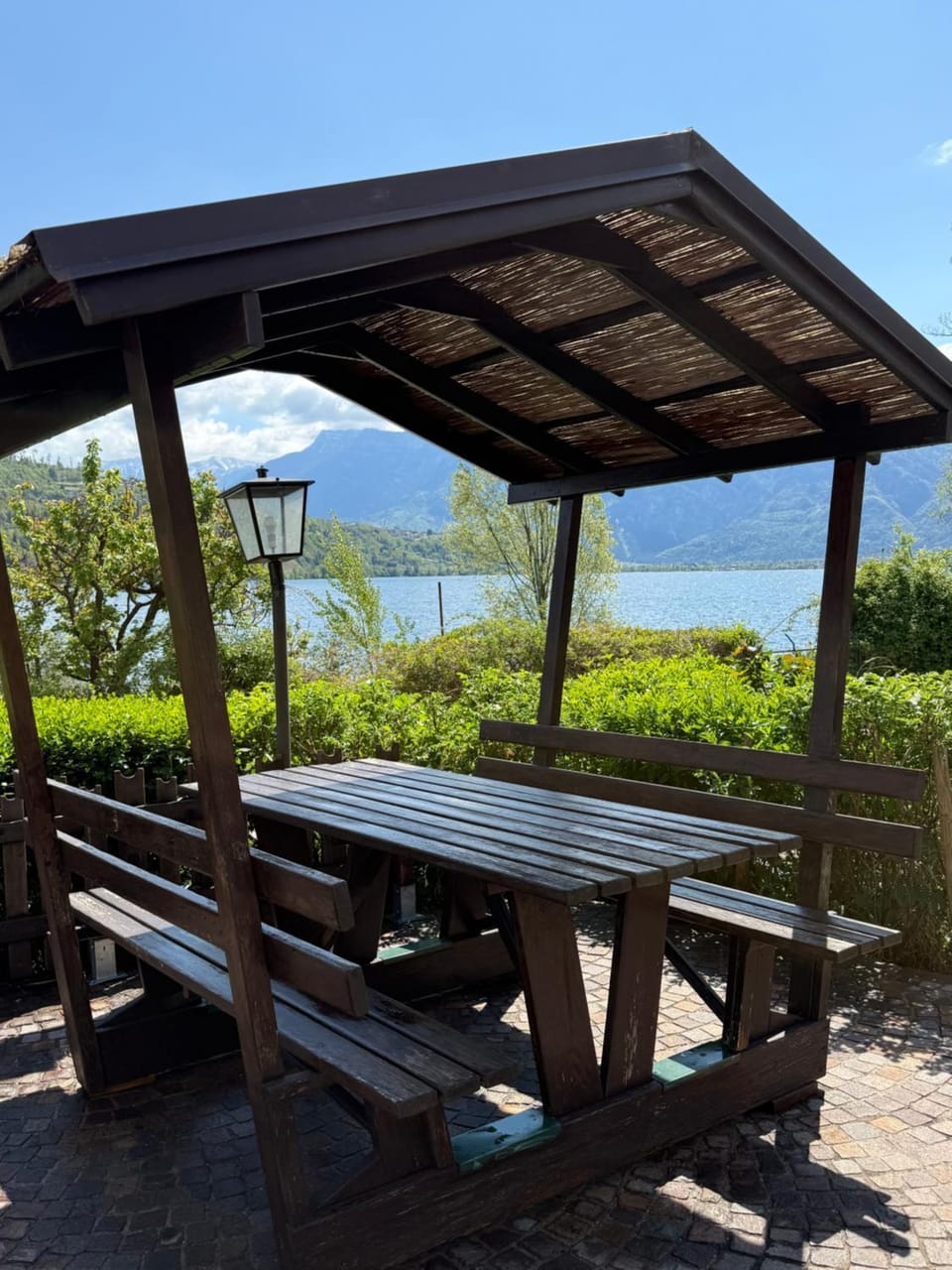 Restaurant/places to eat, Natural landscape, Dining area, Lake view, Mountain view, Breakfast, Dinner