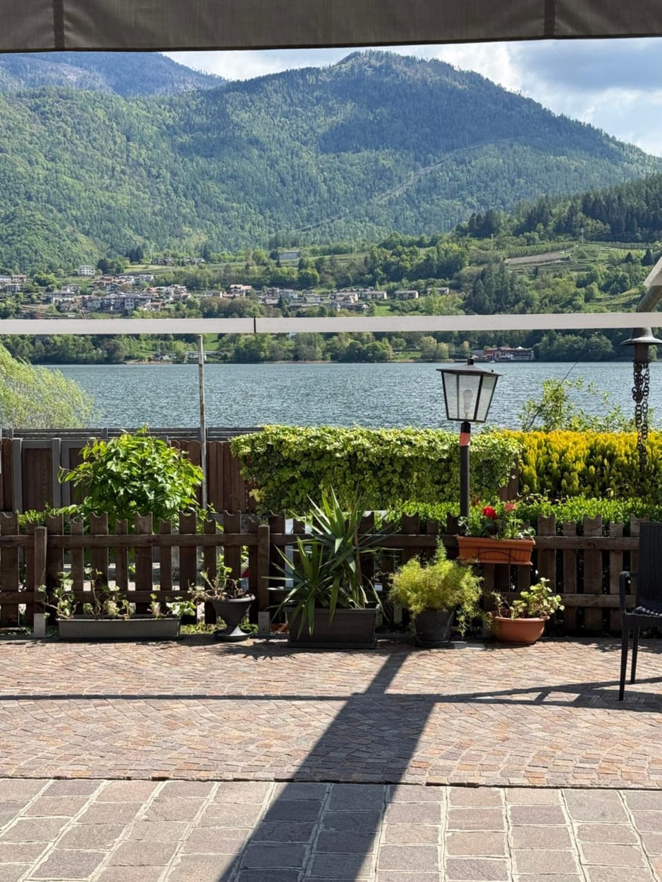 Restaurant/places to eat, Day, Natural landscape, View (from property/room), Balcony/Terrace, Lounge or bar, Lake view, Mountain view, Breakfast