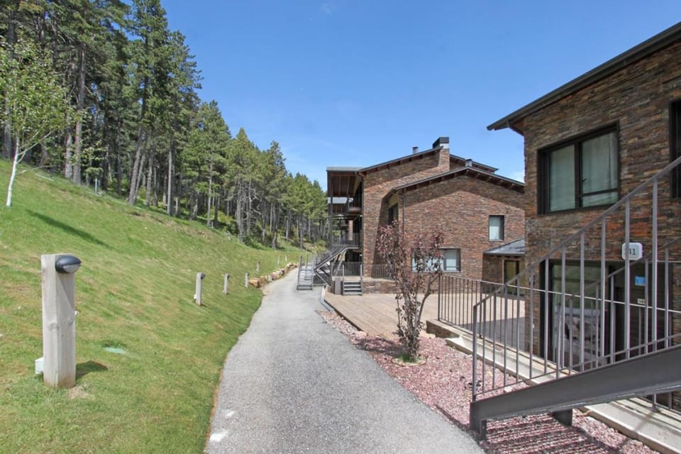 Property building, Mountain view, Quiet street view