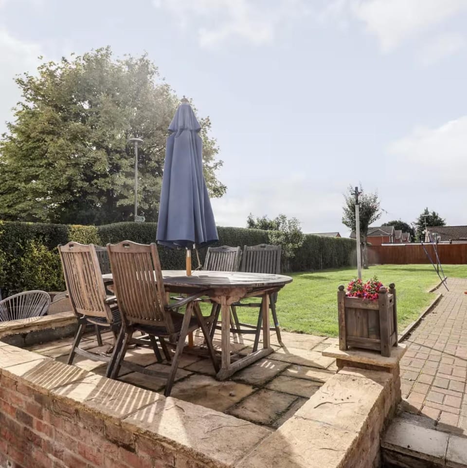 Patio, Garden, Balcony/Terrace