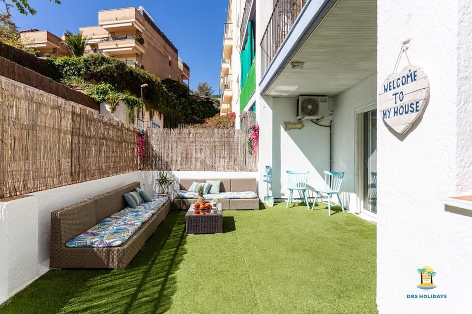 BLUE BEACH 4 Bedrooms Terrace Apartment in Lloret de Mar