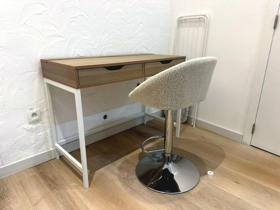 furniture, hair dresser