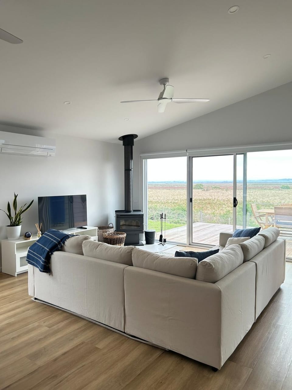 Roo Views - Linen, Wi-Fi, EV charger House in Venus Bay
