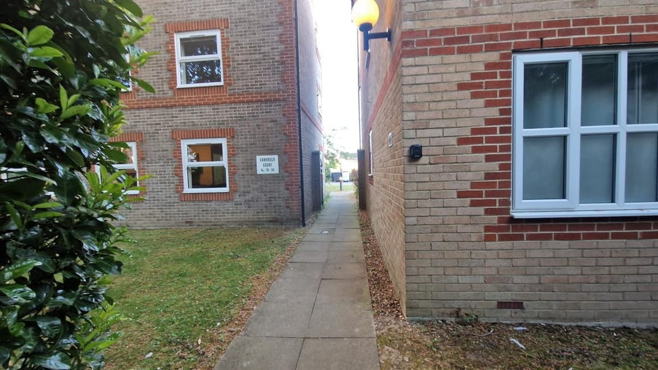 1 Bed flat near Reading Hospital Students Contractors Apartment in Reading