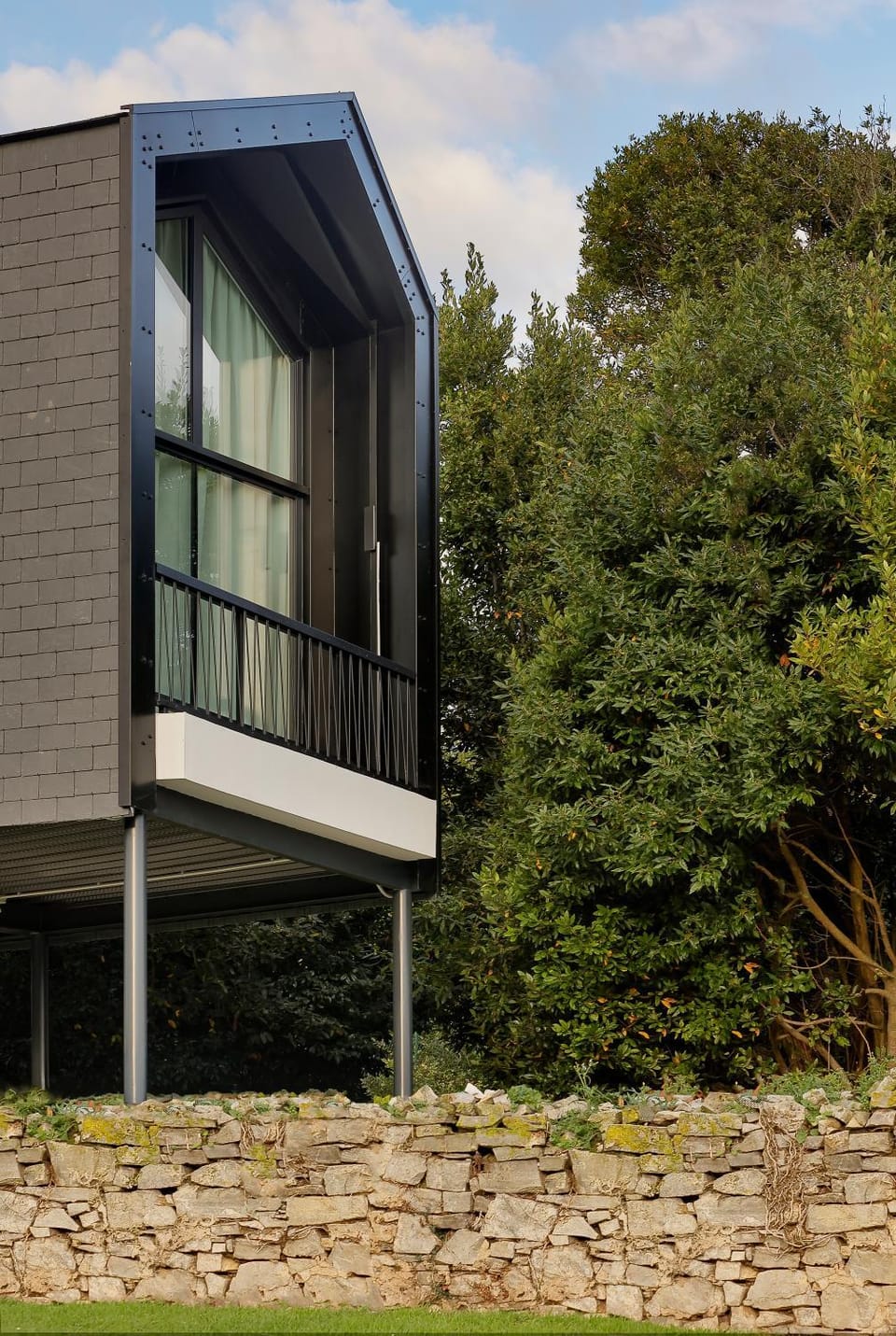 Property building, Day, Garden, Garden view
