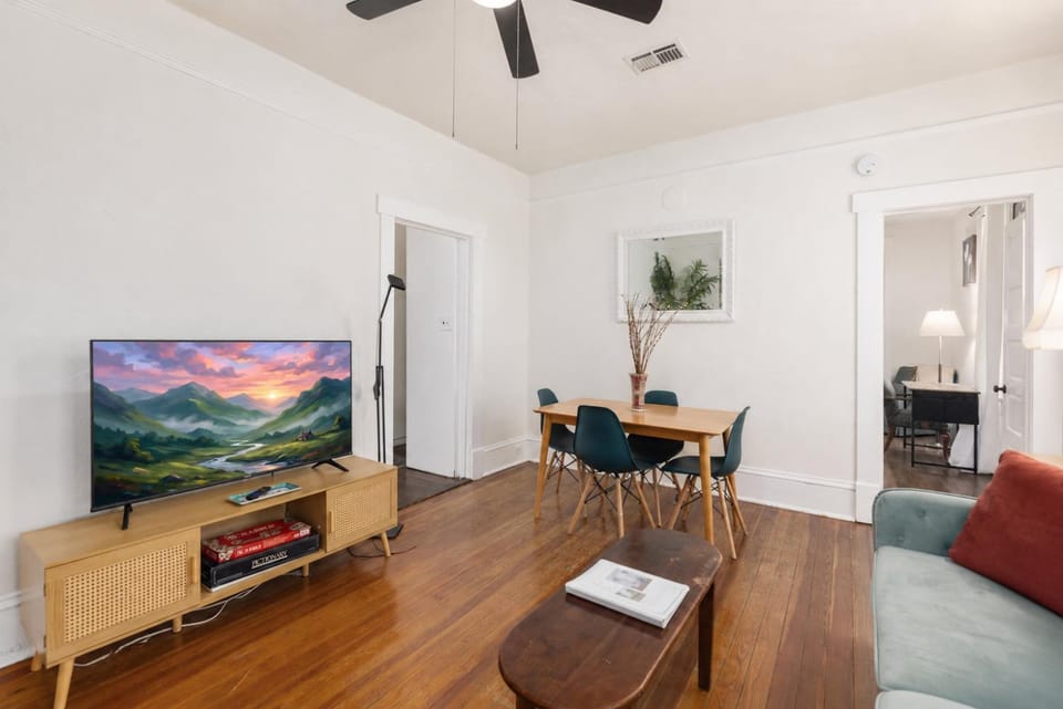 Casa BlancaNear Ft BenningPet FriendlyKing Bed House in Phenix City