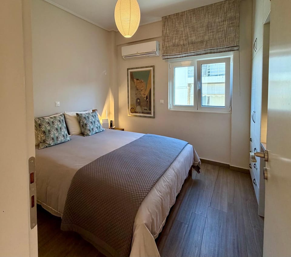 Bed, Photo of the whole room, Bedroom, air conditioner