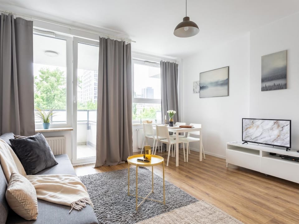 Communal lounge/ TV room, TV and multimedia, Living room, Seating area, Evening entertainment