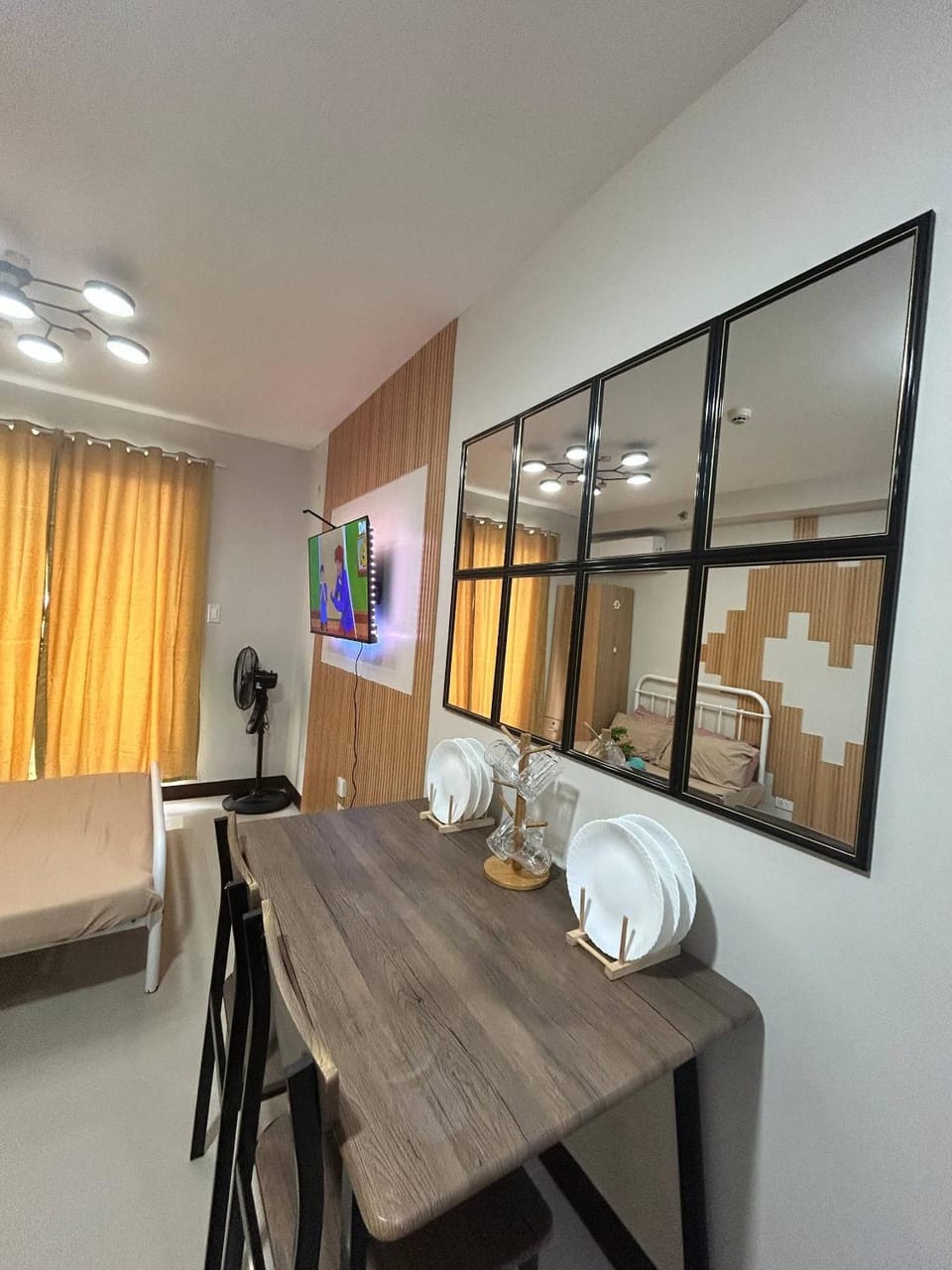 Aesthetic, Cozy and Modern Pool and SeaView Condo in Mactan Saekyung Phase 3 Bed and Breakfast in Lapu-Lapu City