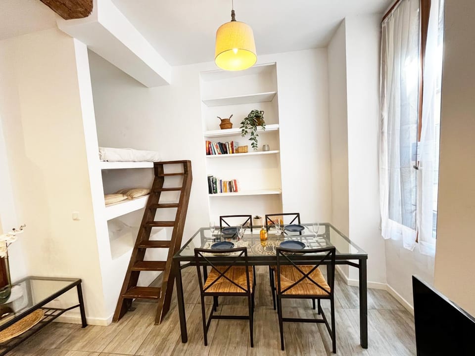 Communal lounge/ TV room, Living room