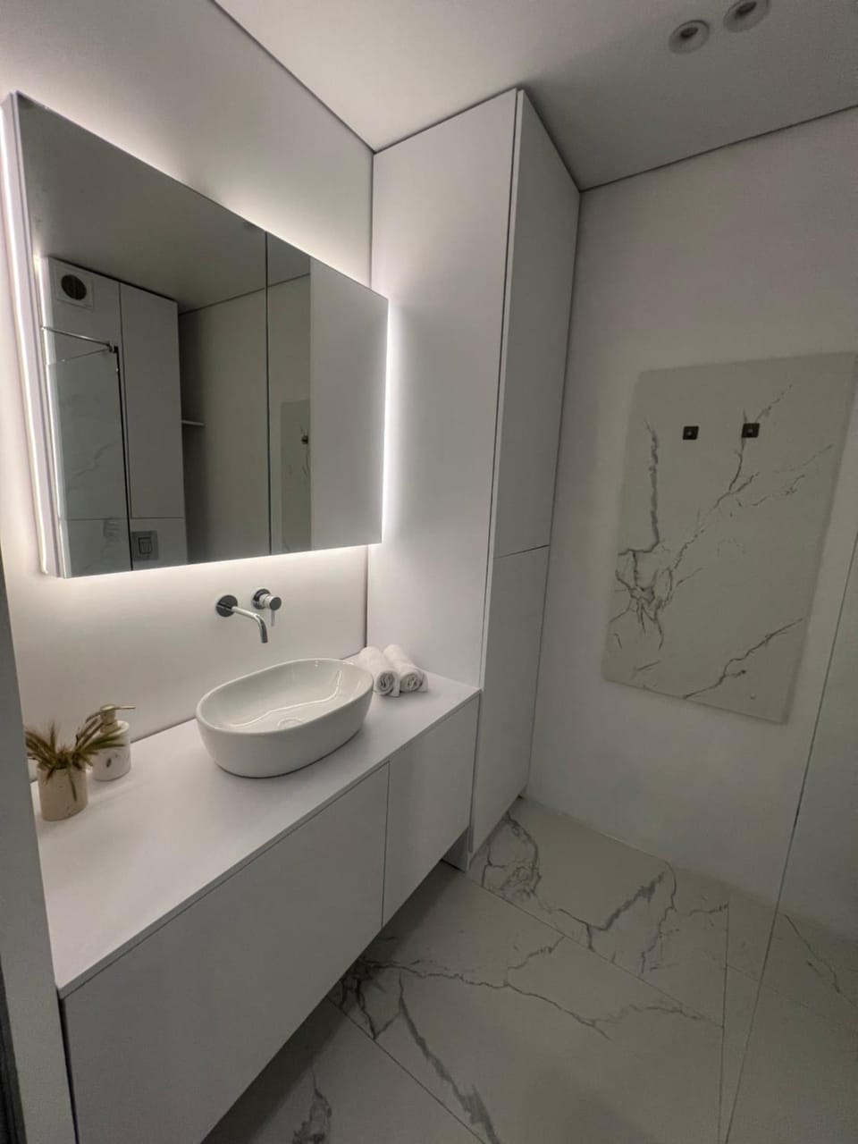 Manhattan Comfort Apartment in Ukraine
