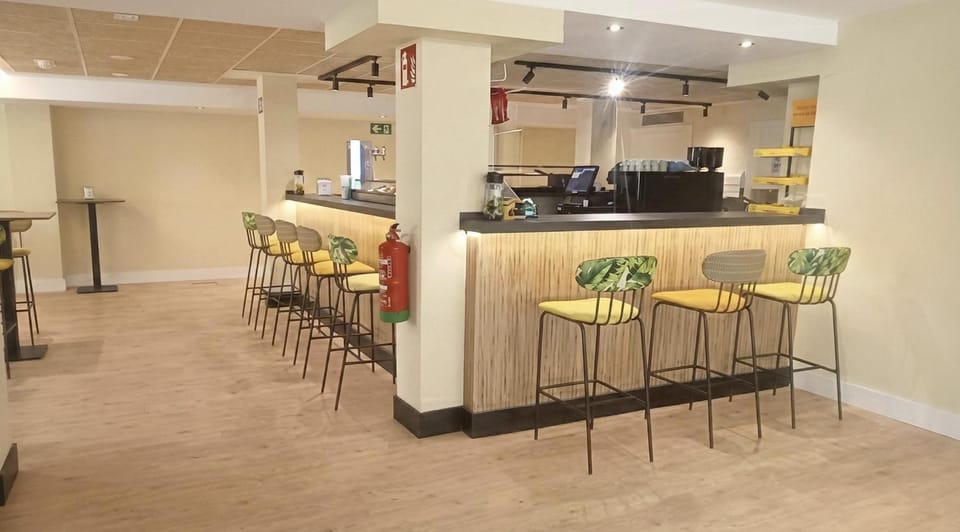 Lounge or bar