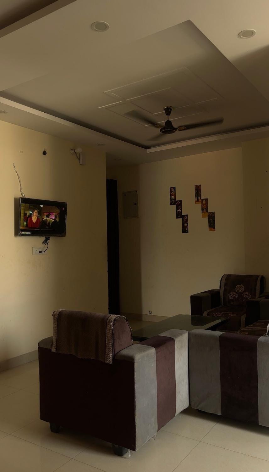 2BHK Flat Peaceful Rishikesh Stay Apartment in Rishikesh