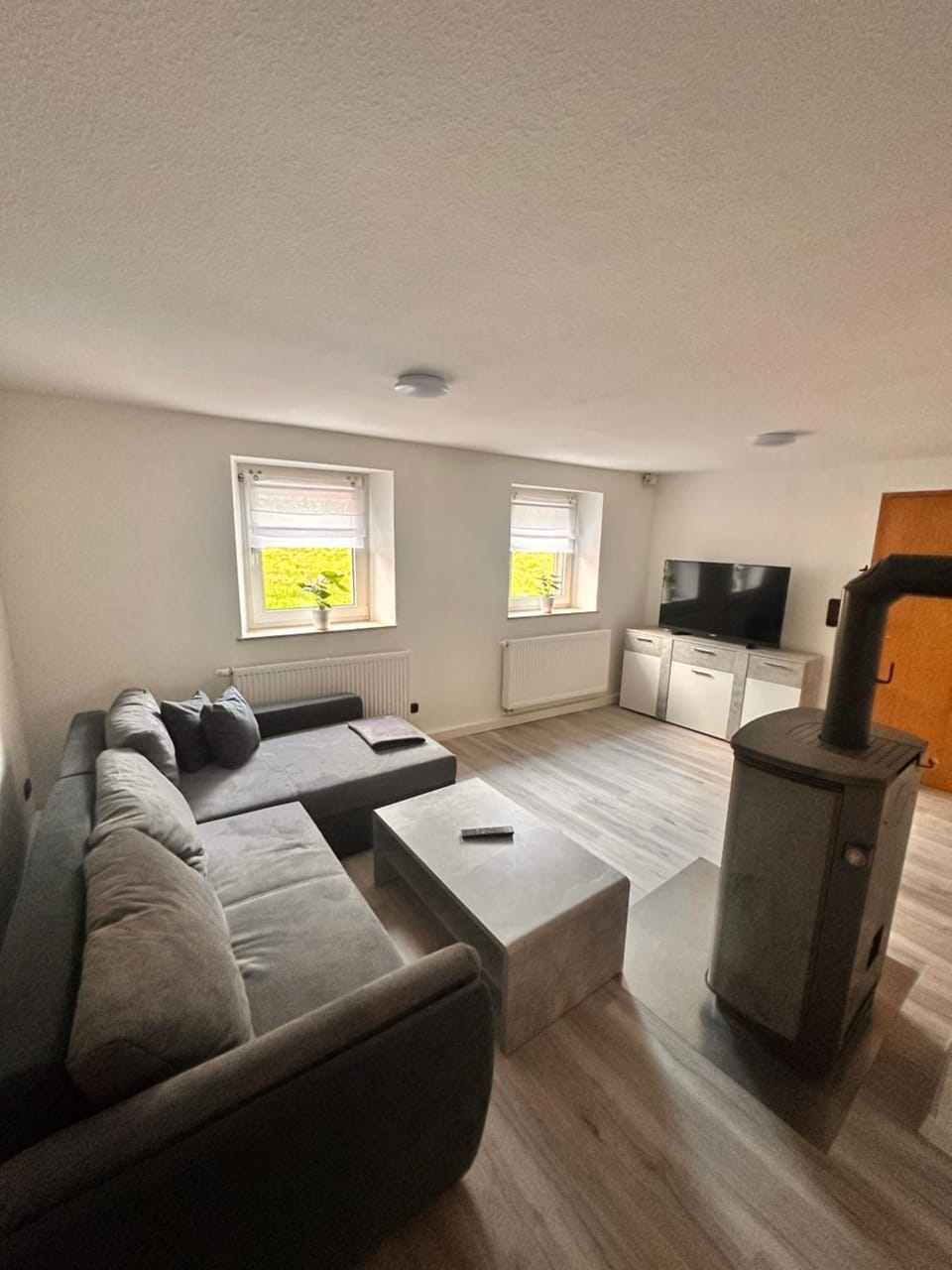 Communal lounge/ TV room, TV and multimedia, Living room, Seating area