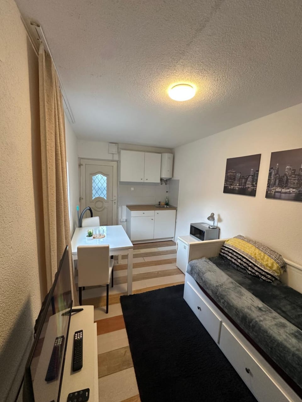 New Studio for 2 - Private Entrance Apartment in City of Zagreb