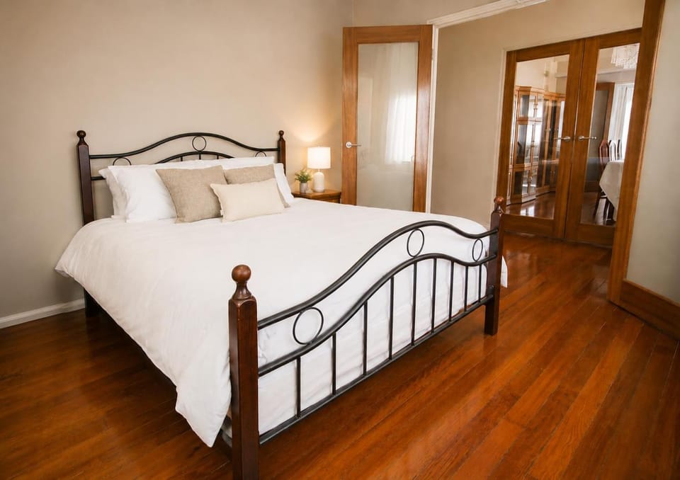 Bed, Bedroom, wardrobe