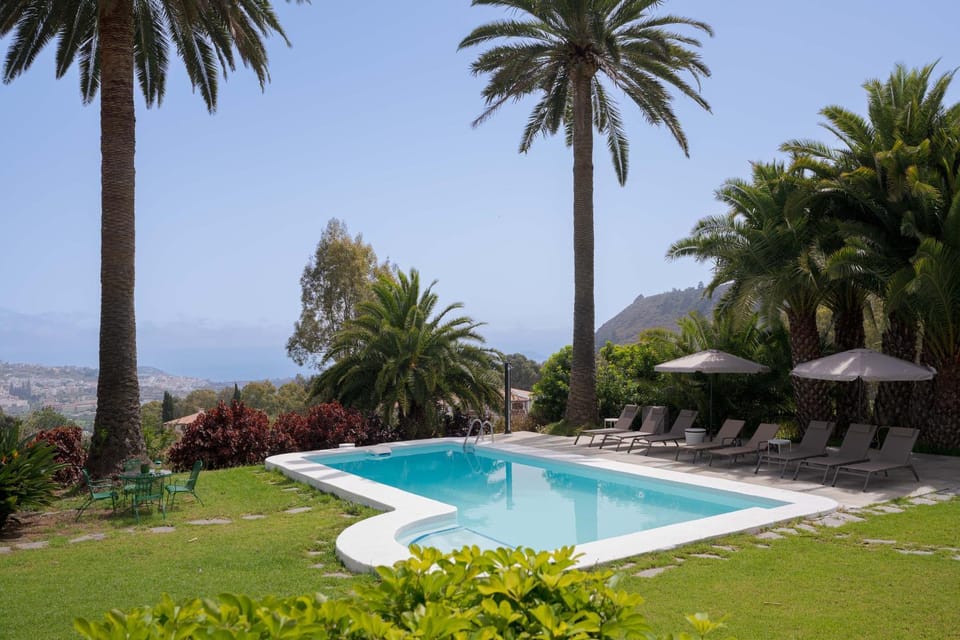 Garden, Garden view, Mountain view, Sea view, Swimming pool, sunbed