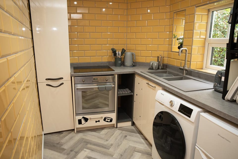 microwave, oven, toaster, washing machine
