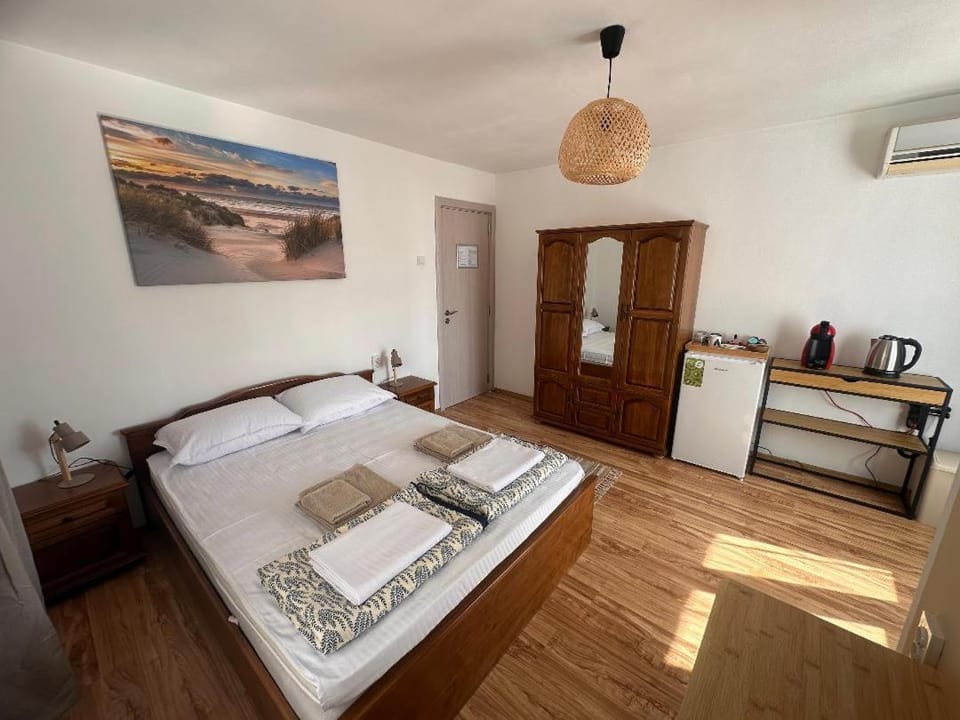Bed, Bedroom, wardrobe