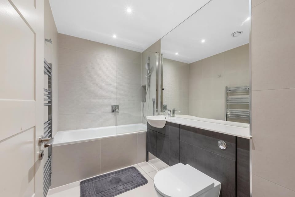 Bathroom, Bath