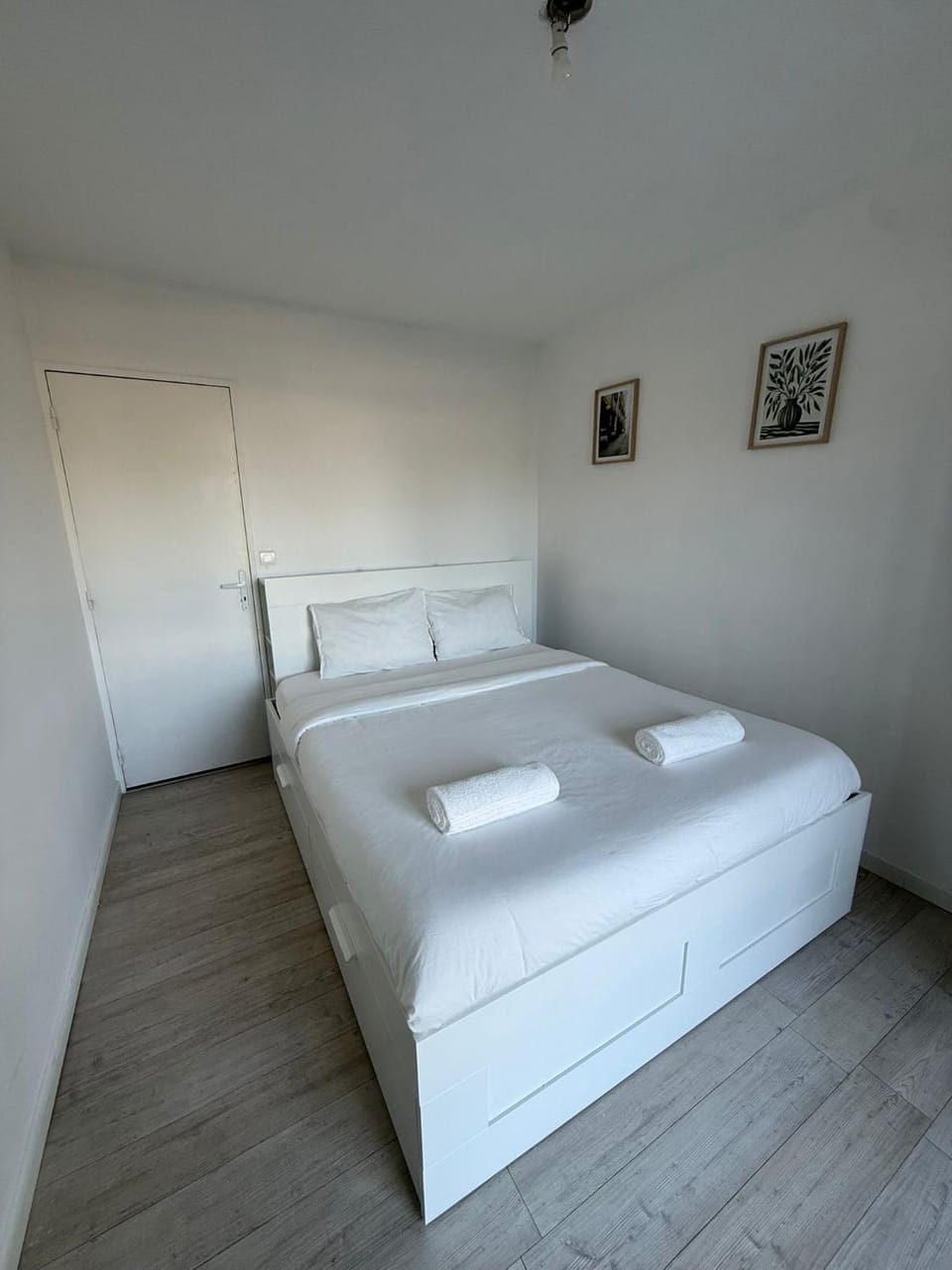 Sunrise Room Apartment in Nouvelle-Aquitaine