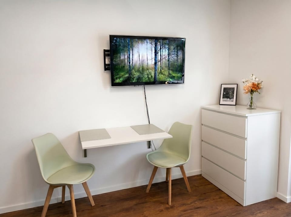 TV and multimedia, Dining area