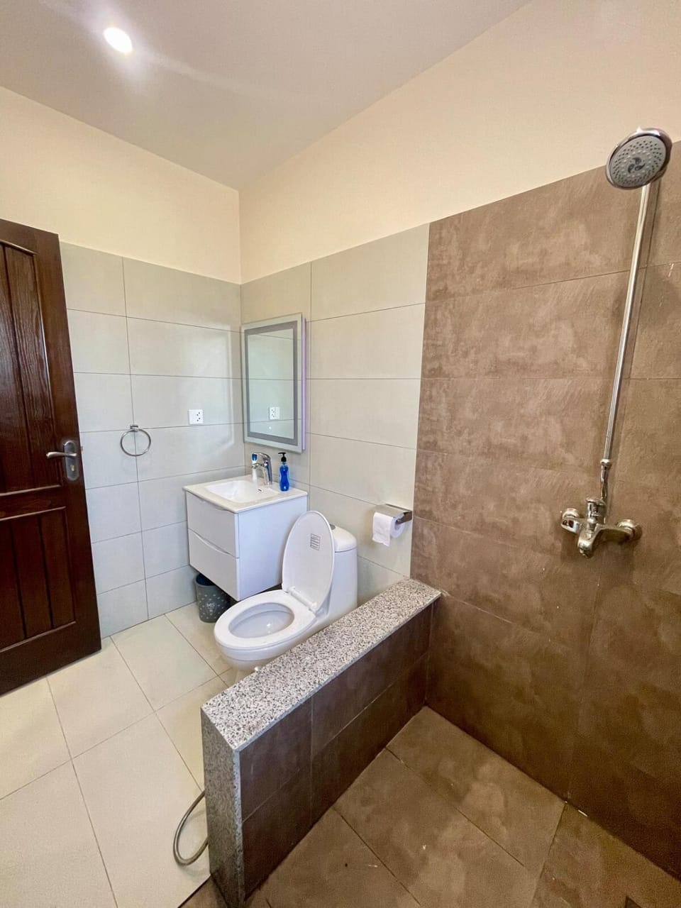 Modern 2BR Apartment Bright & Stylish Apartment in Punjab