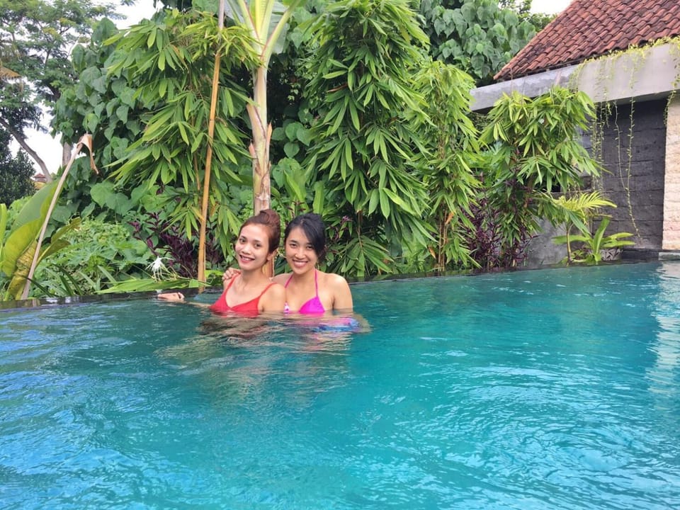 Other, Pool view, group of guests