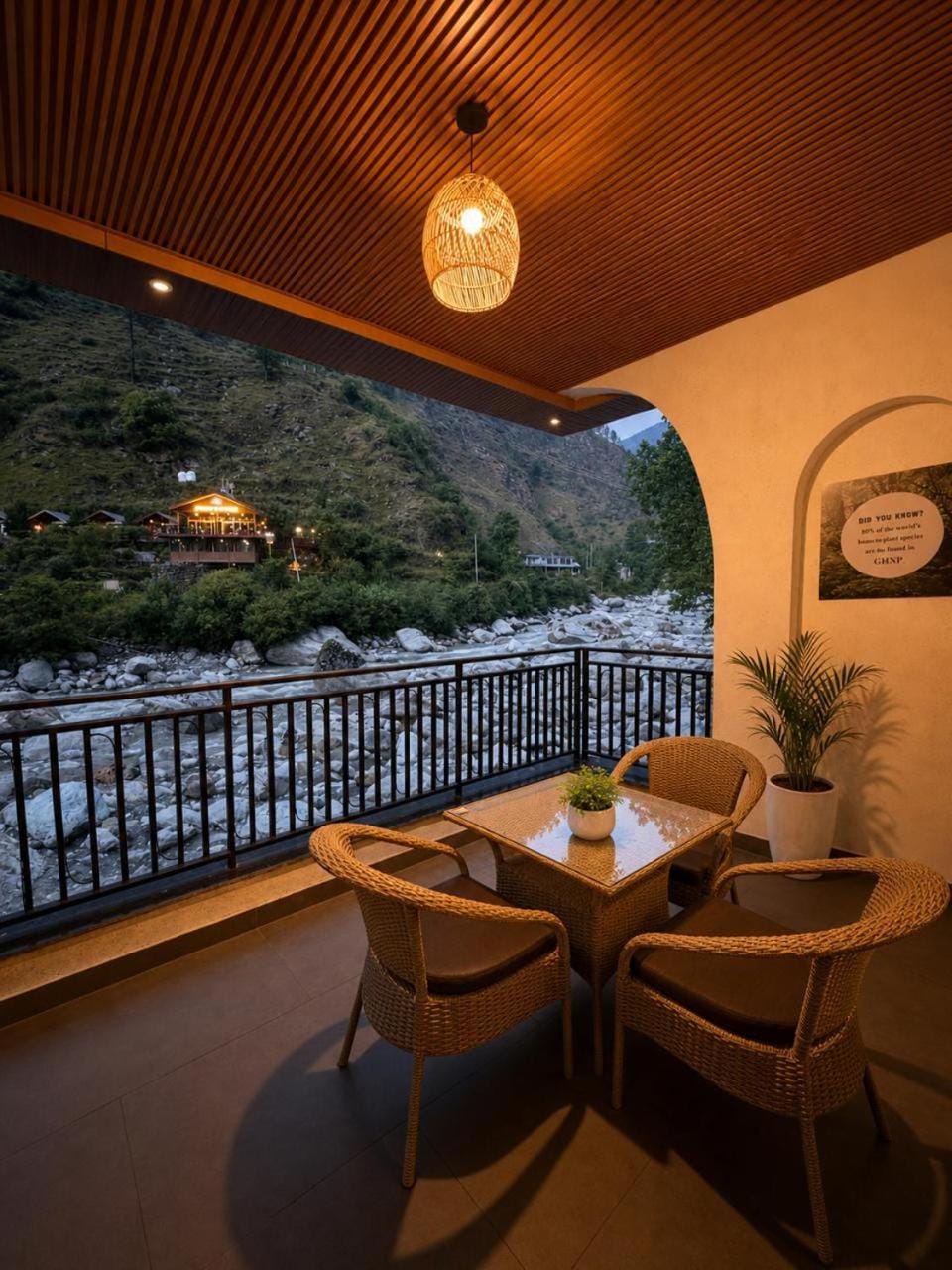 Restaurant/places to eat, Natural landscape, View (from property/room), Balcony/Terrace, Seating area, Dining area, Mountain view, Breakfast