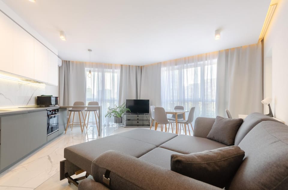 TV and multimedia, Living room, Seating area, Dining area