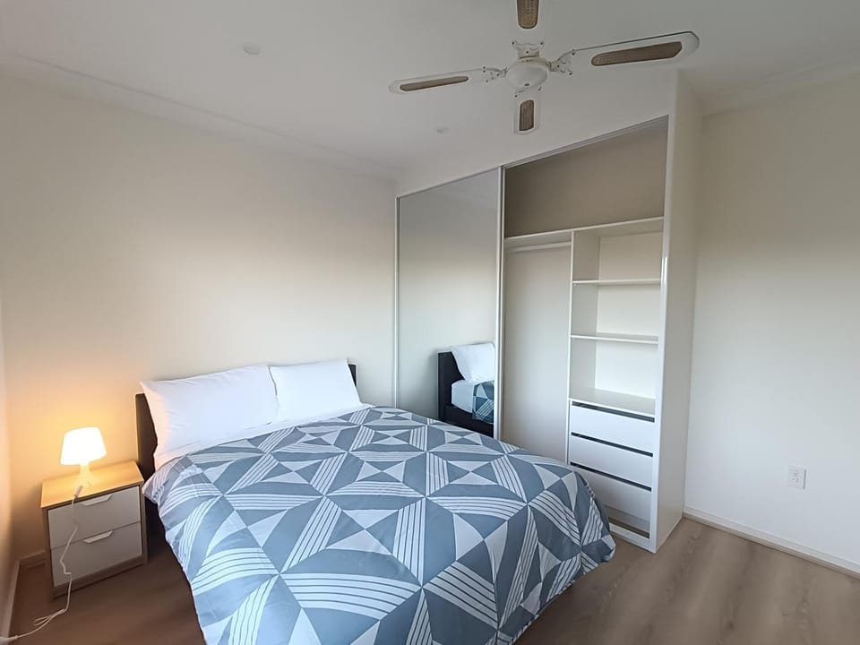 Spacious and Comfortable Queen Room - NM1 Vacation rental in Merrylands