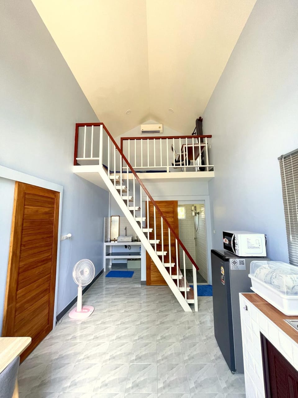 Kitchen or kitchenette, Photo of the whole room, Dining area