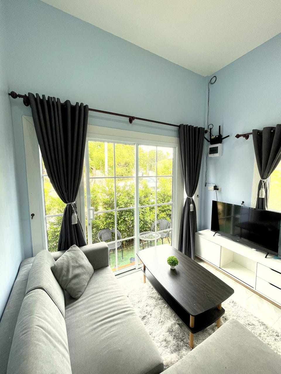 Communal lounge/ TV room, Living room, Seating area
