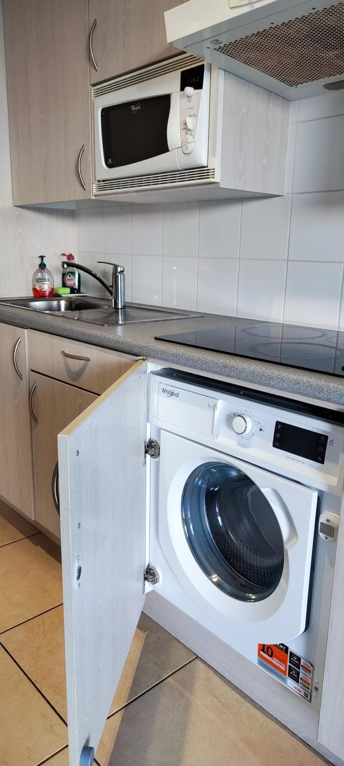 Apartment with community pool and only 10 min walk to the beach Apartment in Bredene
