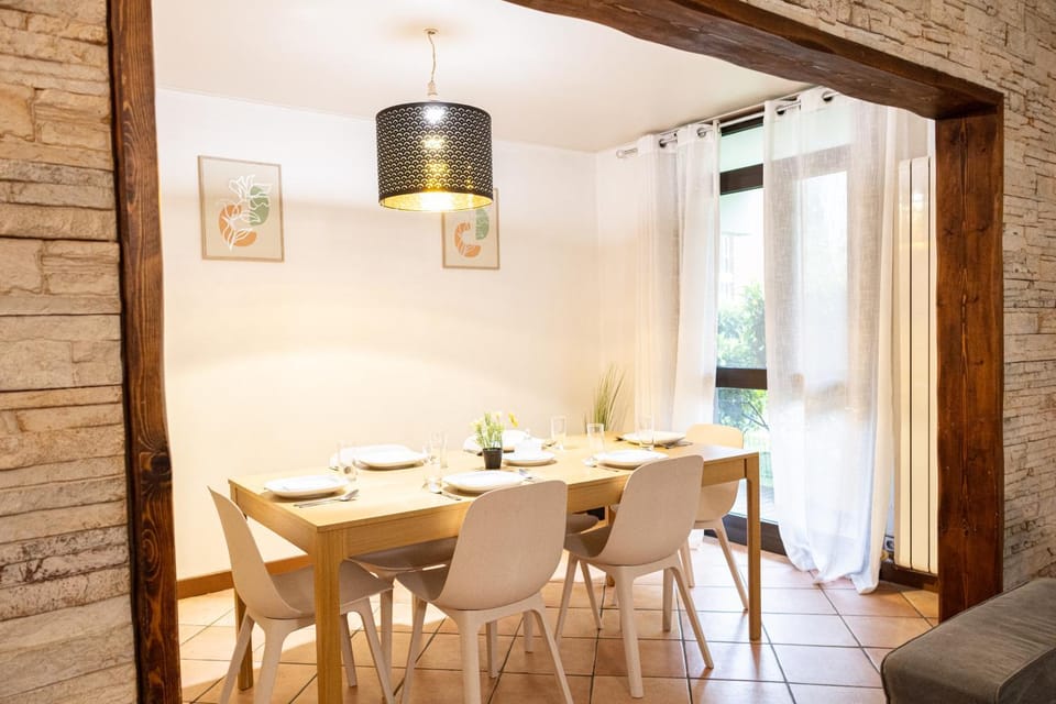 Skyline Room Apartment in Nouvelle-Aquitaine