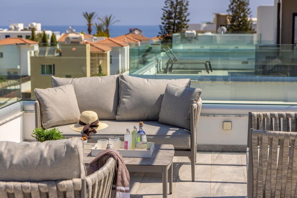 Patio, Day, View (from property/room), Balcony/Terrace, Seating area