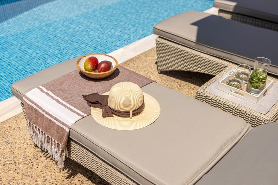 Day, Pool view, Swimming pool, sunbed