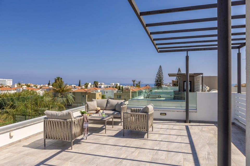 Patio, Day, View (from property/room), Balcony/Terrace, Balcony/Terrace, Living room, Seating area