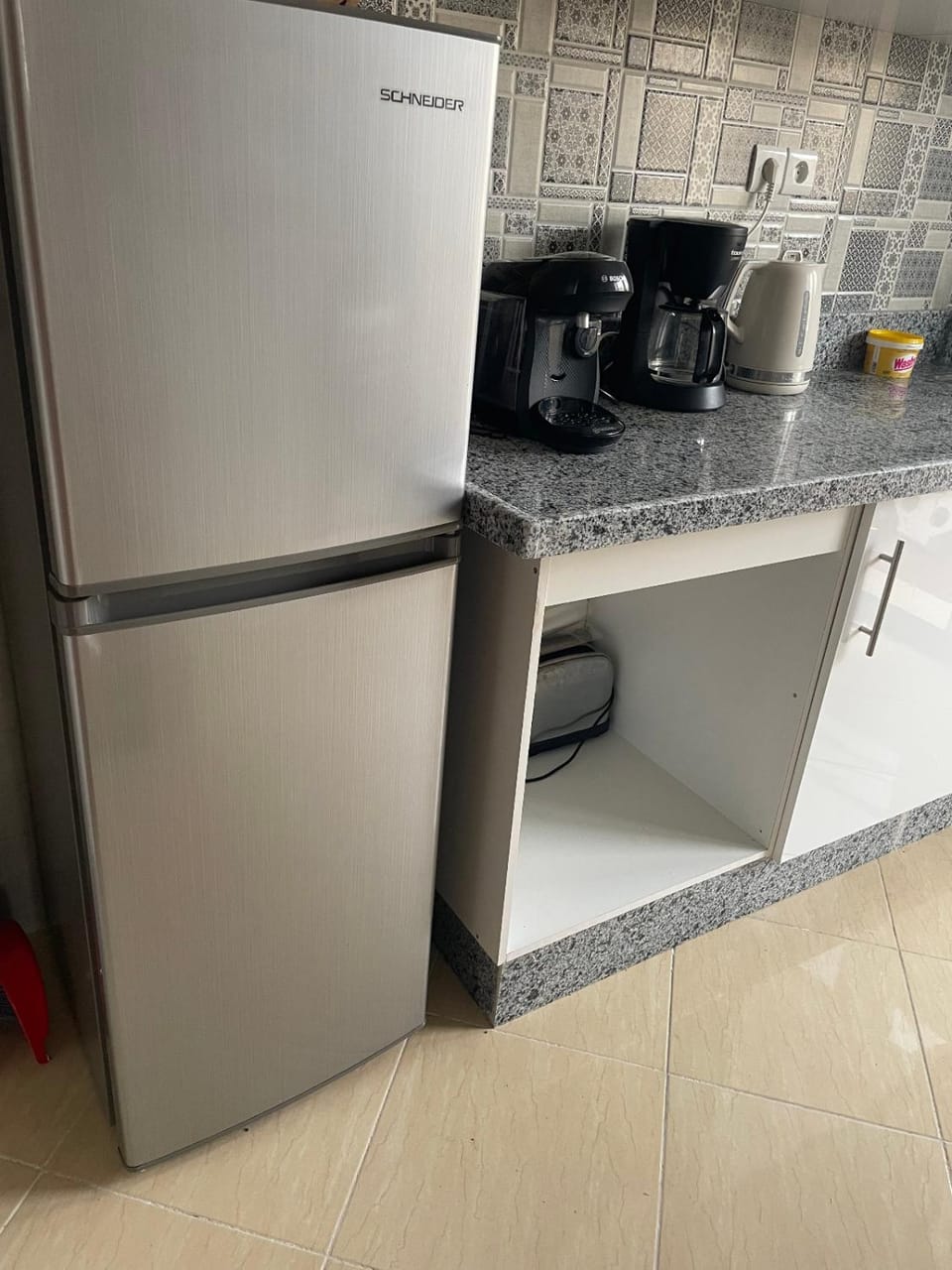 Kitchen or kitchenette, Communal kitchen