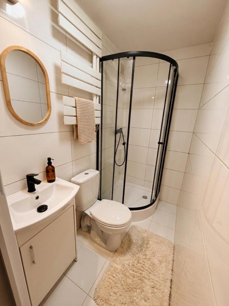 Przytulny pokój z łazienką dla dwóch osób w centrum Gdyni & free parking Apartment in Pomeranian Voivodeship
