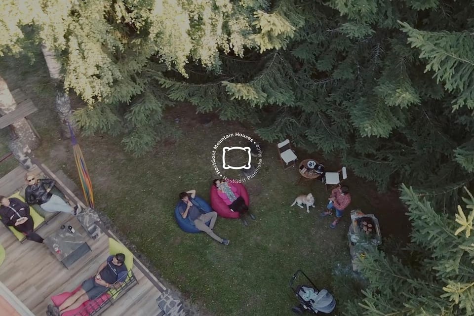 Spring, Day, People, Natural landscape, Garden, Balcony/Terrace, Evening entertainment, Garden view, group of guests