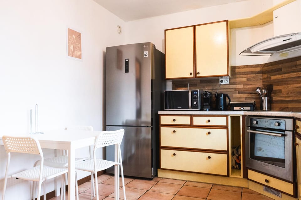 Bay Room Apartment in Nouvelle-Aquitaine