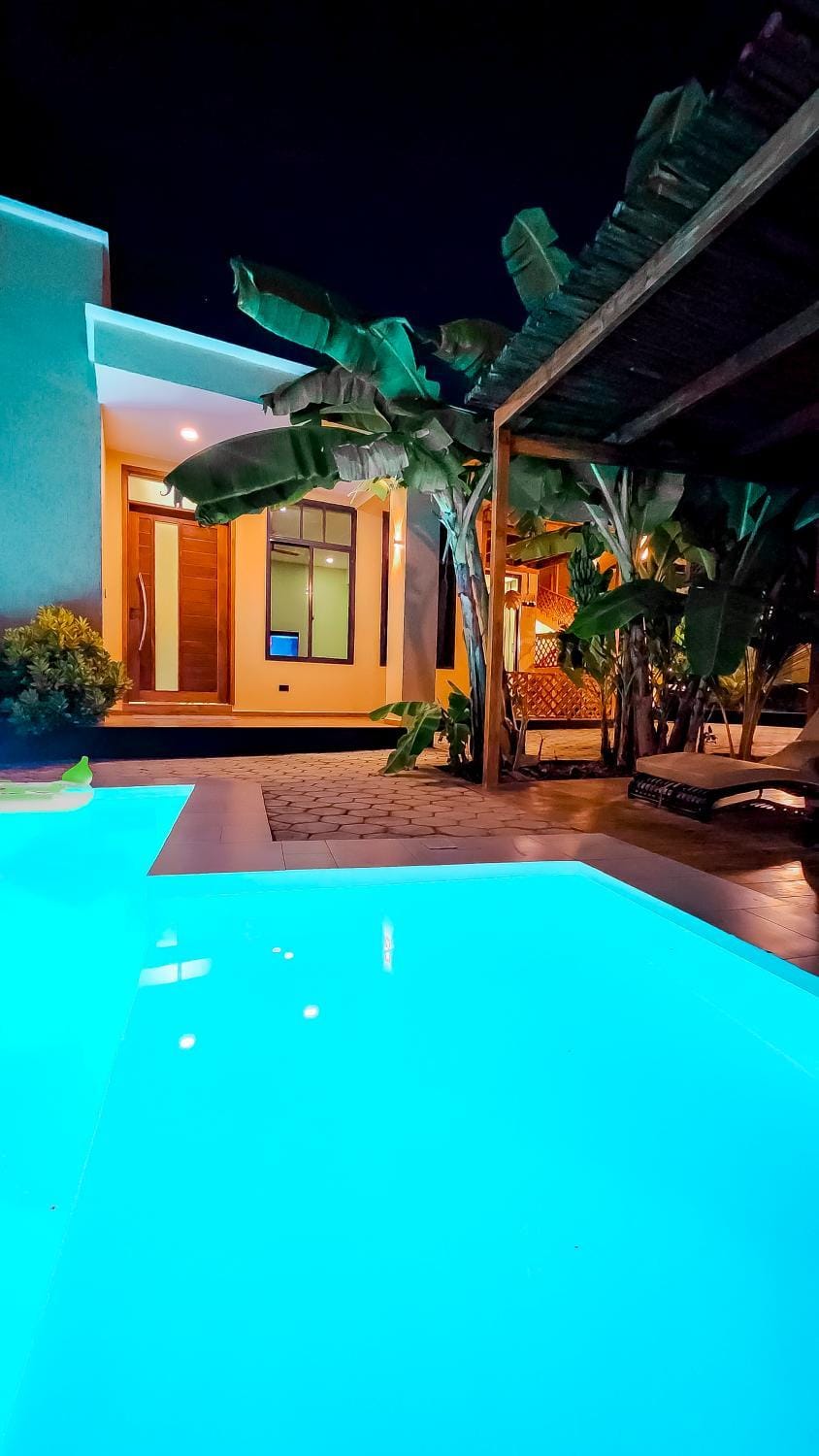 Night, Swimming pool