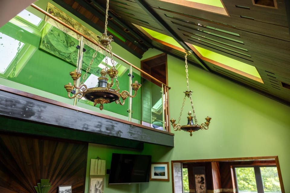 Belmont Deco Noir Penthouse Wellness & Spa Apartment in Bristol