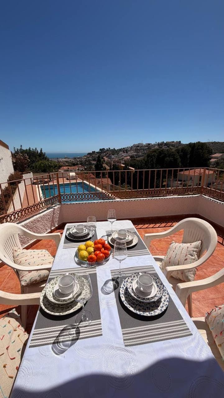 Balcony/Terrace, Swimming pool