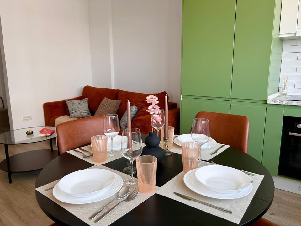Living room, Seating area, Dining area