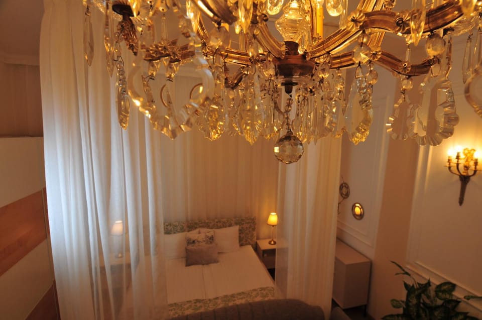 Seating area, Bedroom