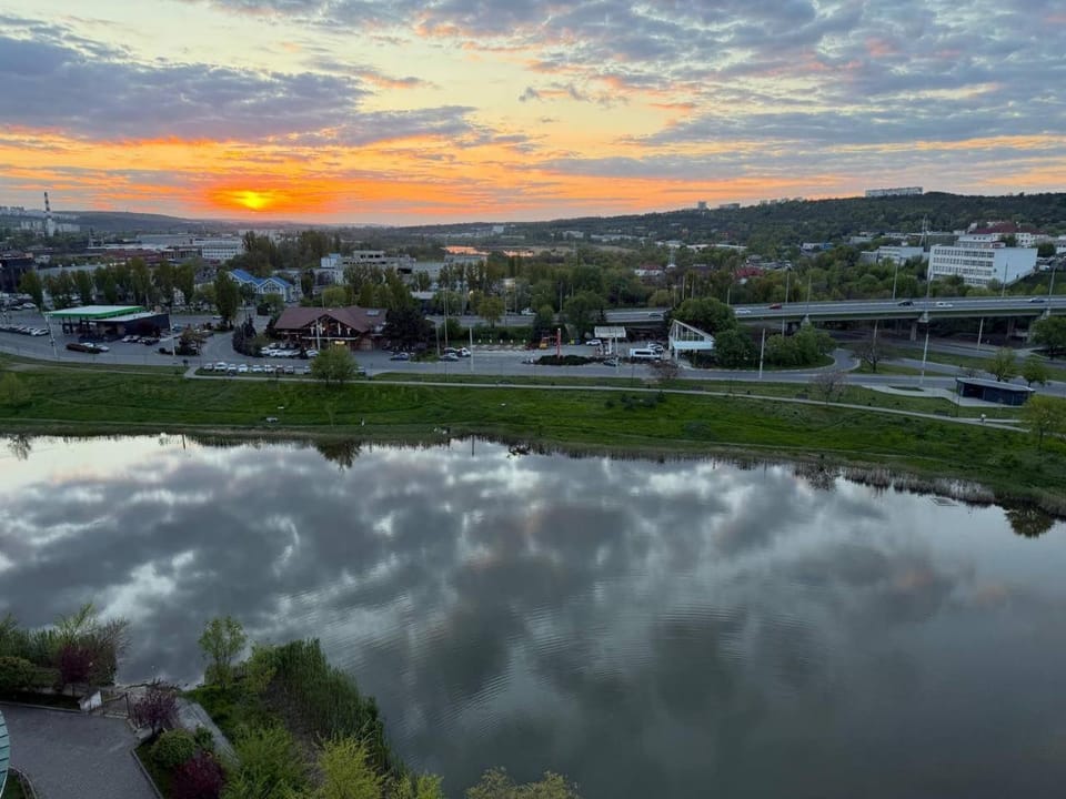 Nearby landmark, Lake view, Landmark view, Area and facilities, Sunset